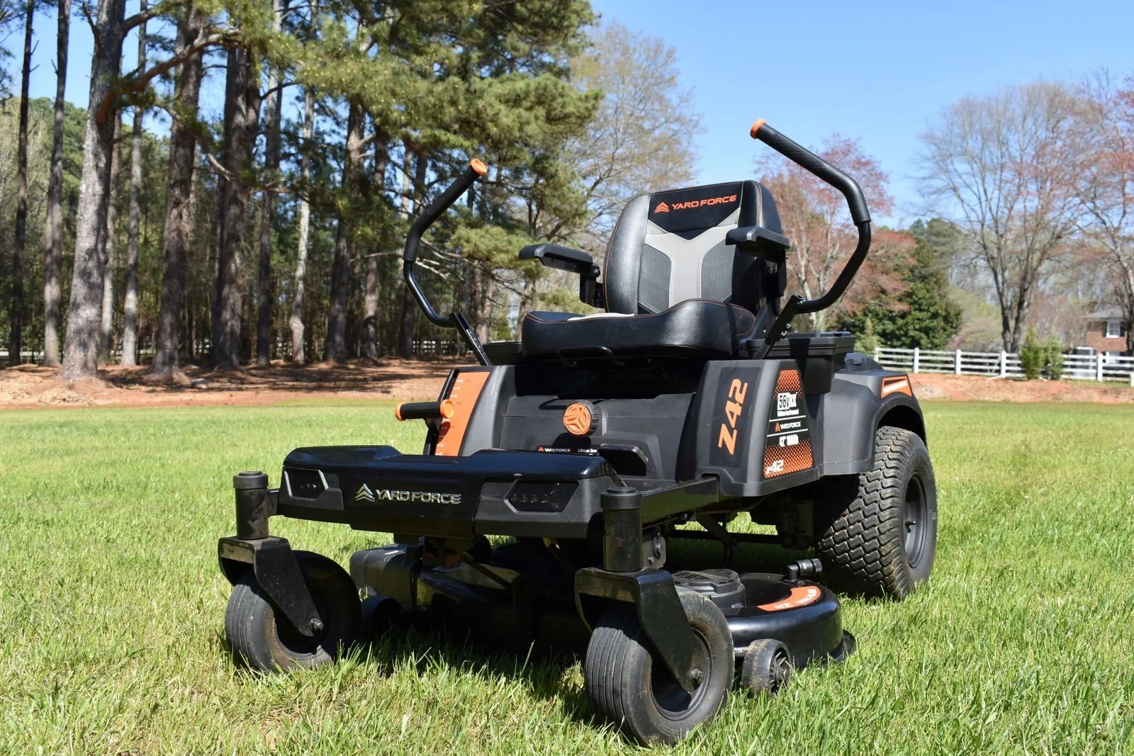 Yard Force Riding Lawn Mower 42″ Zero Turn Battery Powered 56V Z42-562 New - Image 4